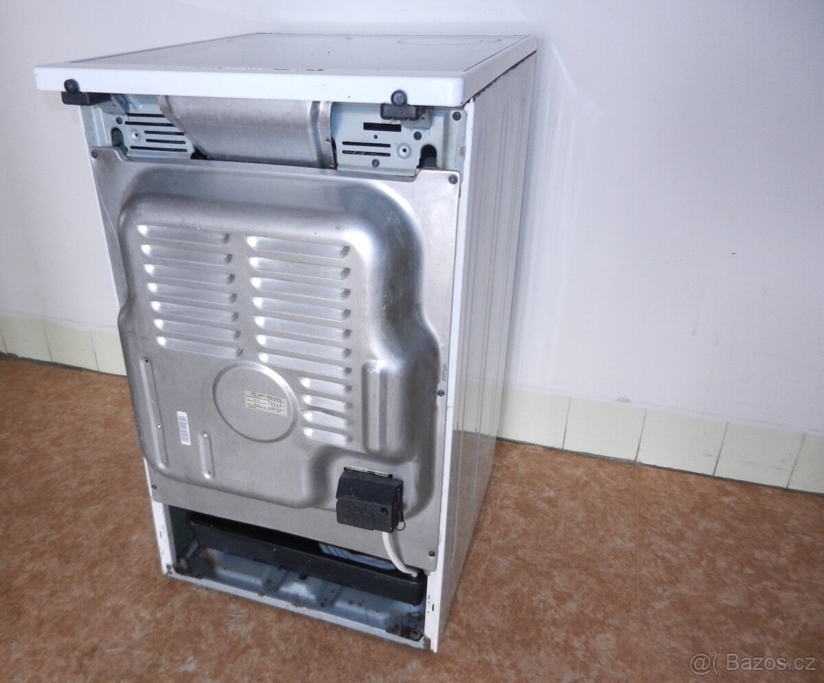 Sporák elk. INDESIT SCHOTT CERAN® za 13% ceny (Réservé) - 4