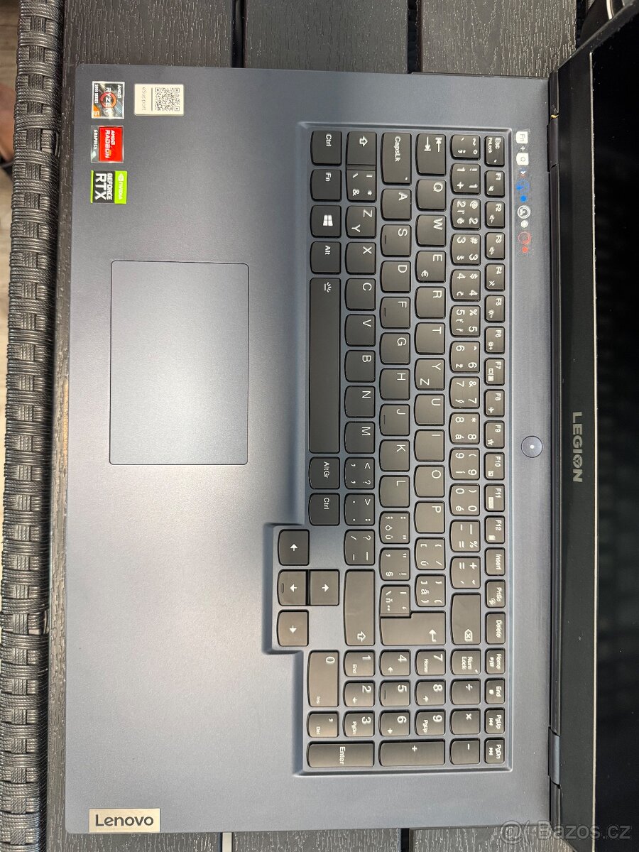 Velký herní notebook Lenovo Legion - 4