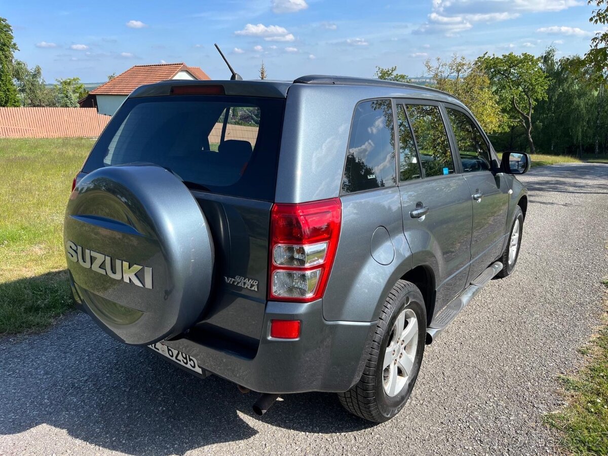 SUZUKI GRAND VITARA II 2.0i 103kw BENZIN 2.majitel tažné