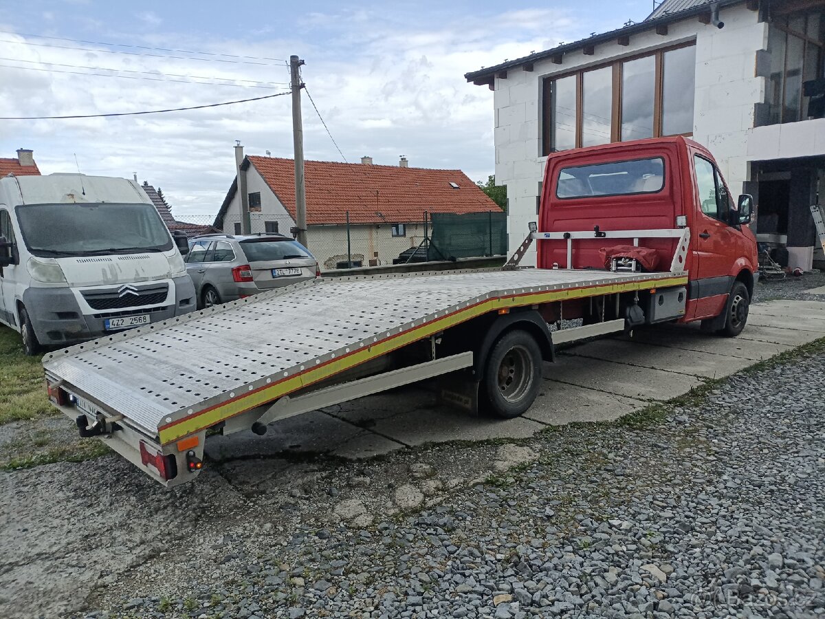 Odtahovka VW Crafter 2.5tdi 100kw prodám.