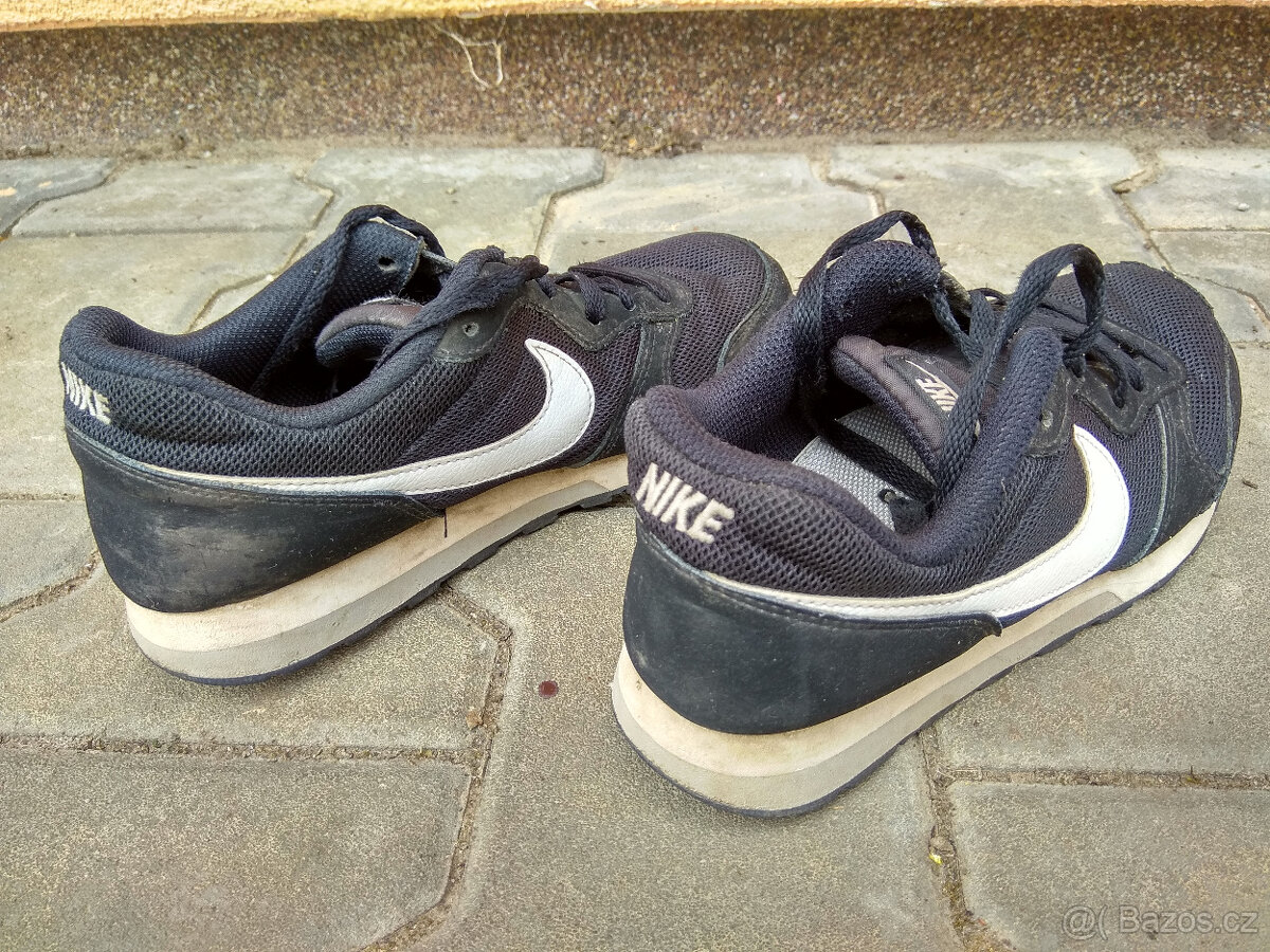 Chlapecké boty NIKE MD RUNNER 2 vel. 36 - černé - 4