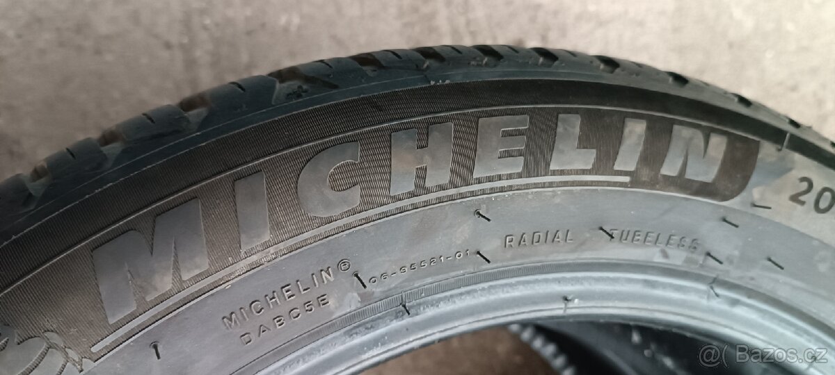 205/55/17 Michelin - 4