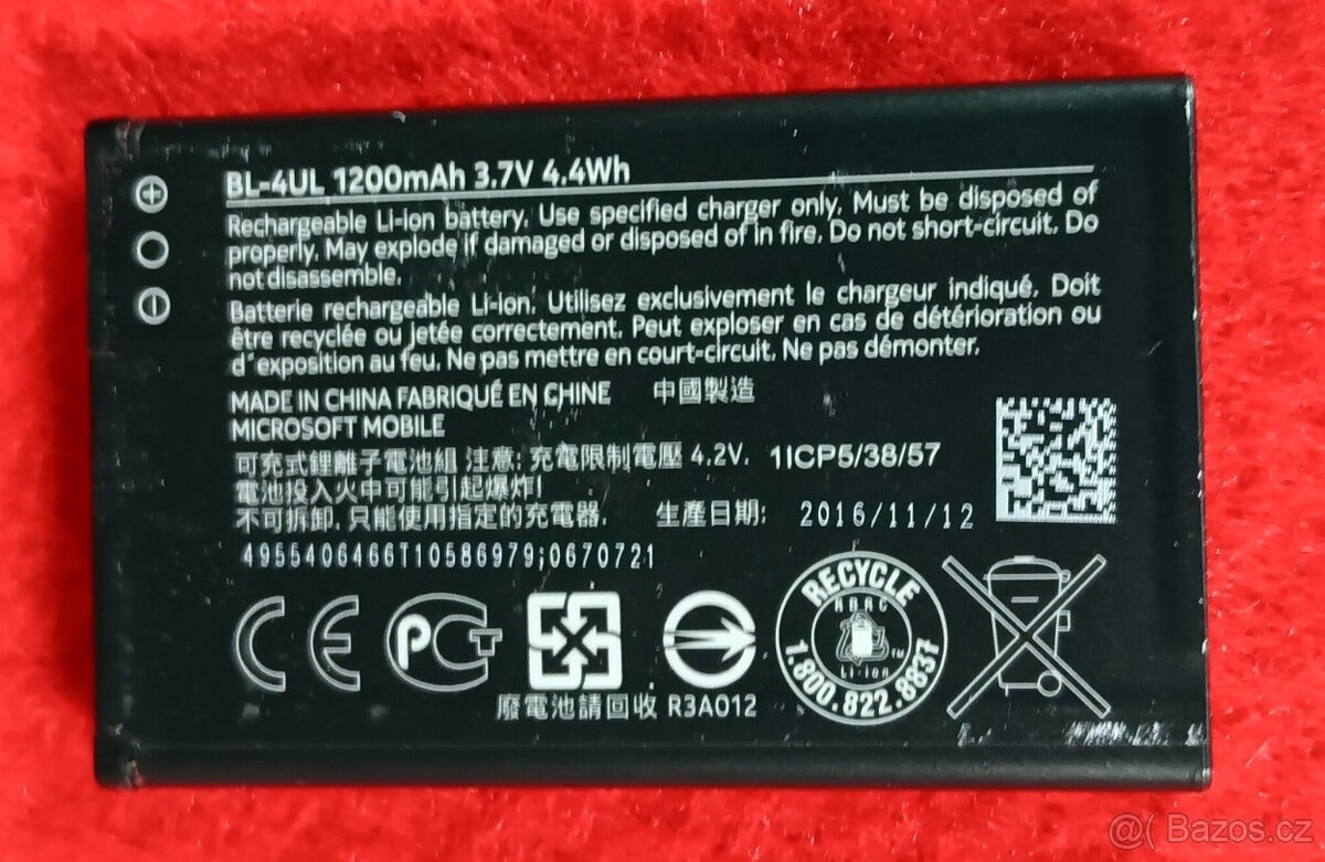 mobilni telefon Nokia 230, aluminium back, rok 2017 - 4