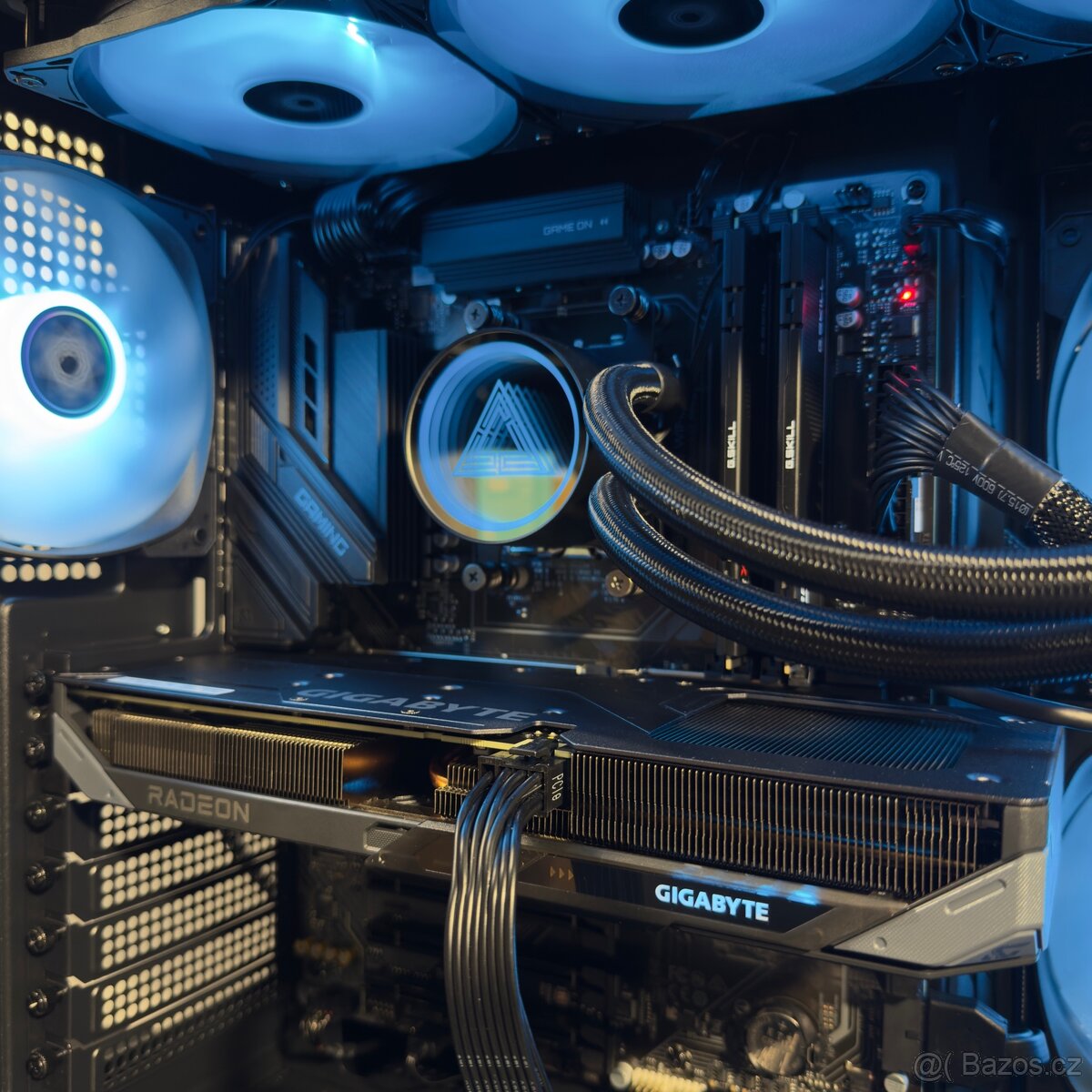 HERNÍ PC - RYZEN 7 8700F, RX 9060XT 16GB, 32GB DDR5, ZÁRUKA - 4