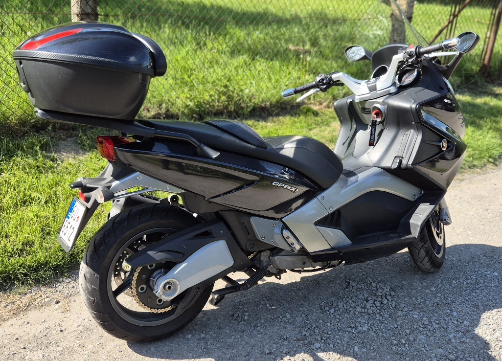 Gilera GP800 - 4