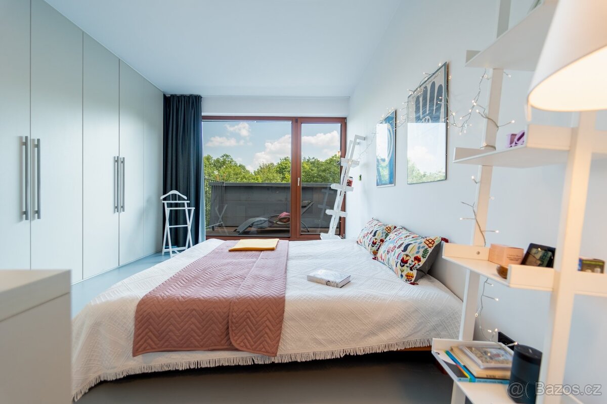 Nadstandardní mezonetový byt 3+kk se 2 terasami a panoramati - 4