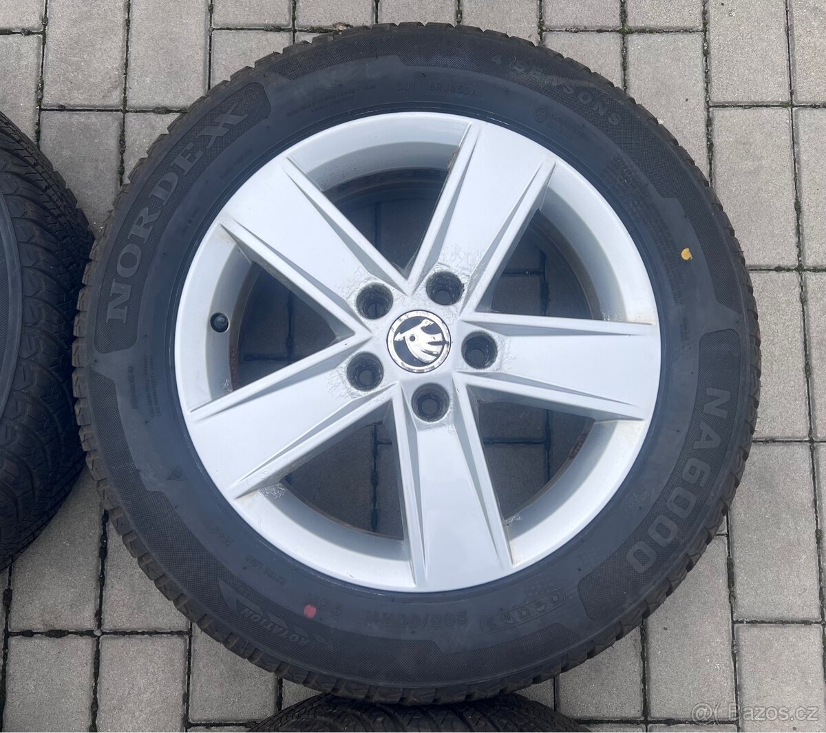 Octavia IV - 16" Star + pneu 205/60 R16 Nordexx - 4