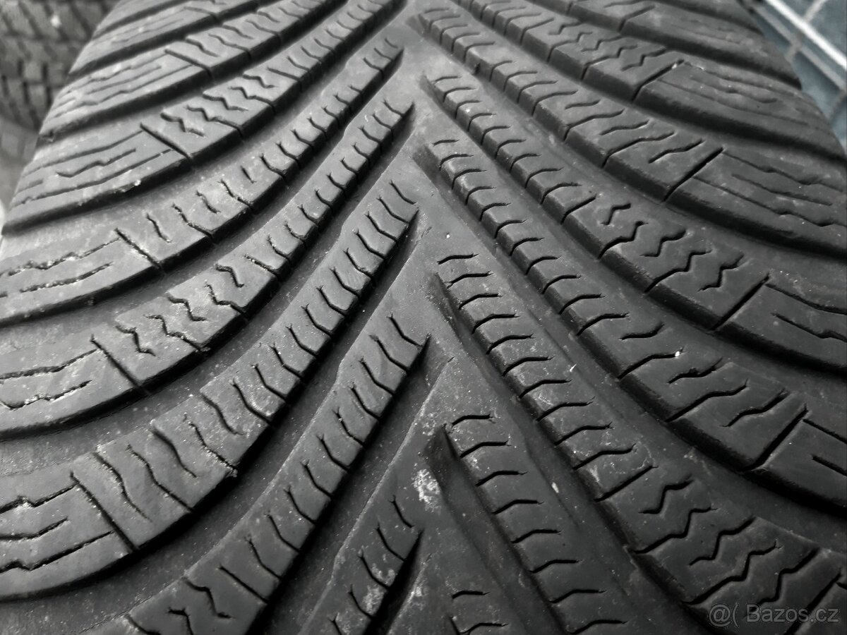 Sady nebo 2ks zimních pneu 225/60 R17: - 4