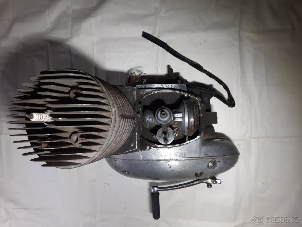 Motor Jawa 250 pérák - 4