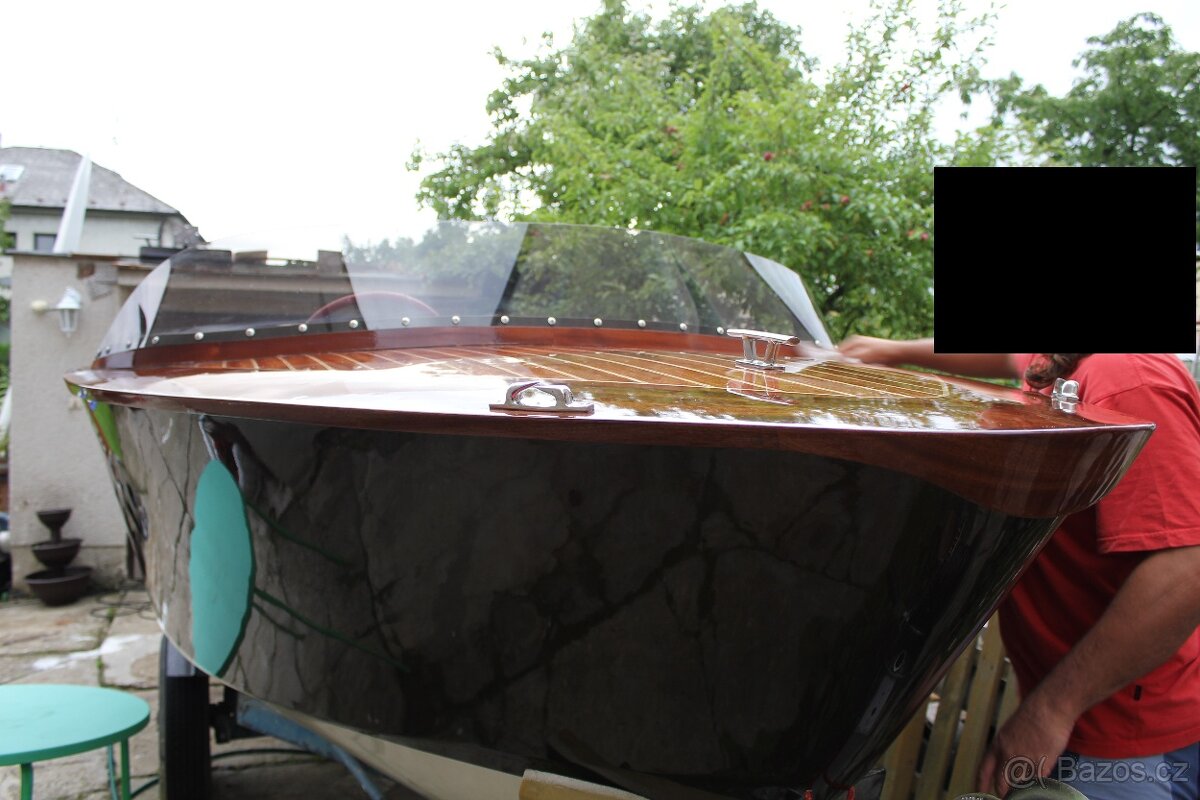 Motorový člun Boesch 510 - 4