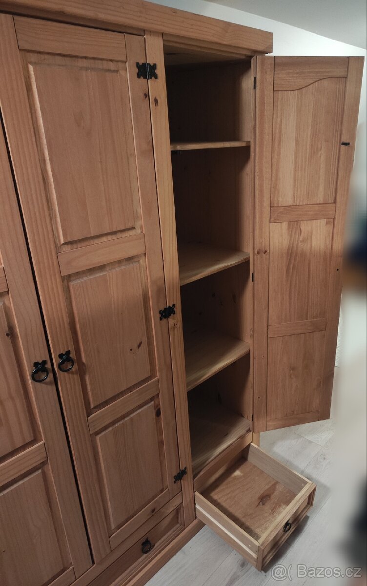 Skříň rustikální Corona 3dveřová - 4