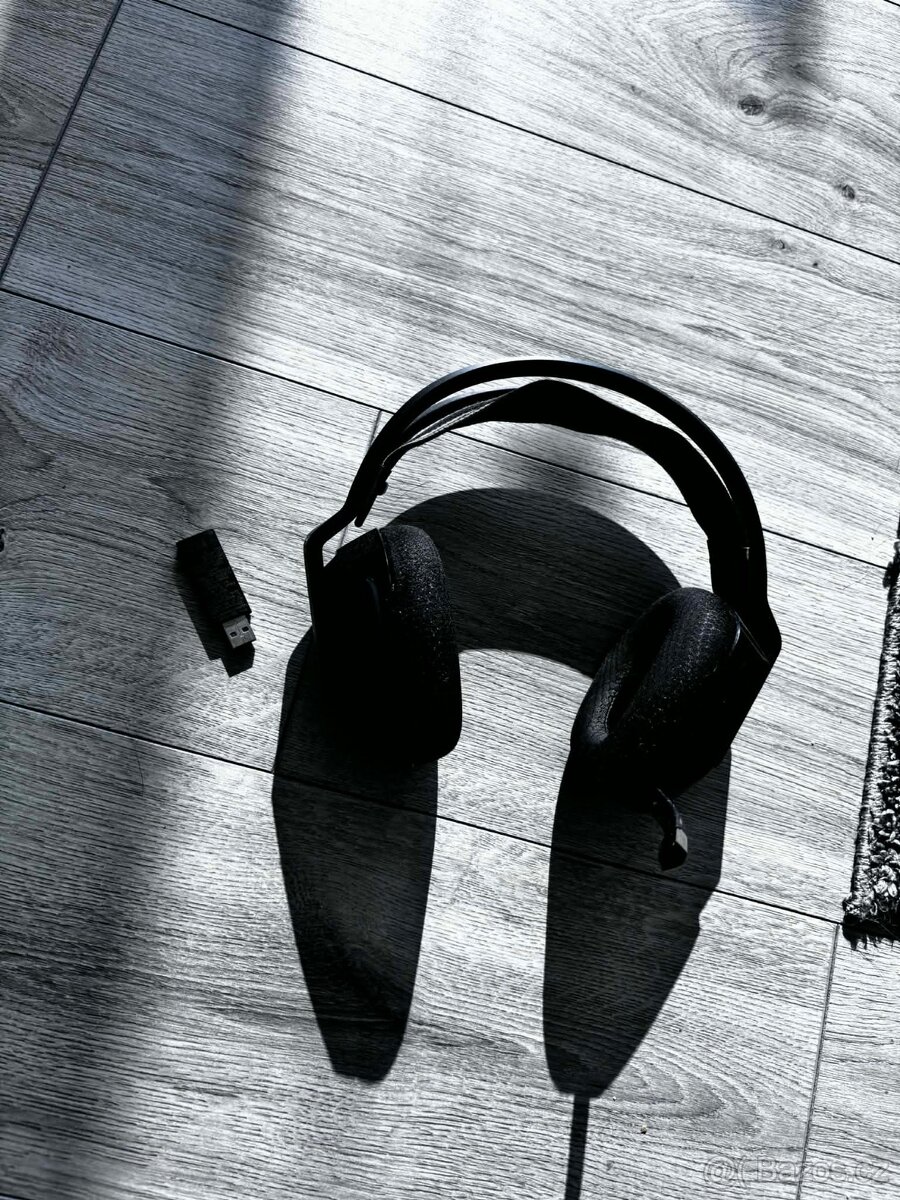 Logitech G733 LIGHTSPEED Wireless RGB Gaming Headset Black - 4