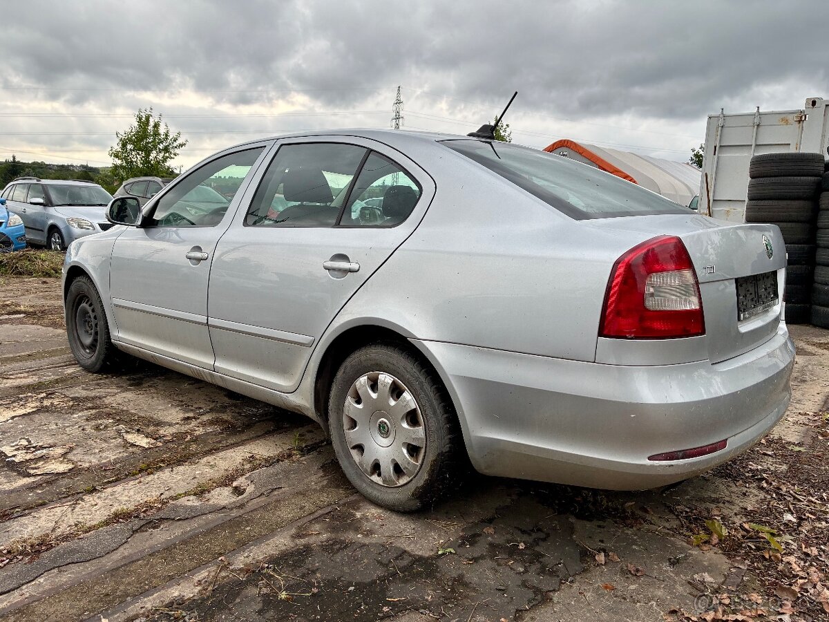 Škoda Octavia 1.6 tdi 77 kw rok 2011 - 4