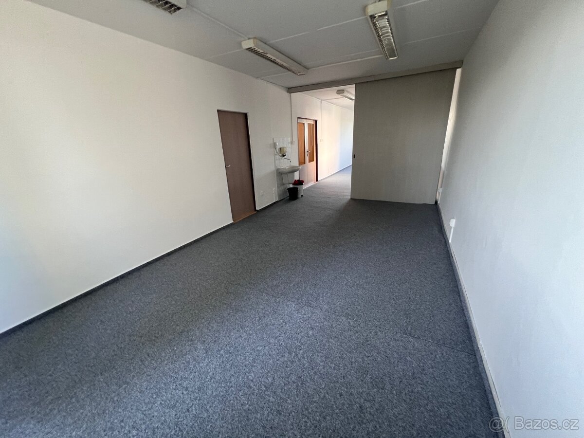 Pronájem 2 zrekonstruovaných kanceláří 49,5 a 19,5 m2 - 4