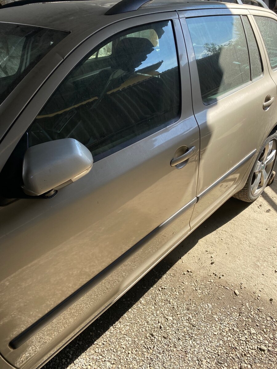 Octavia dvere 9201 - 4