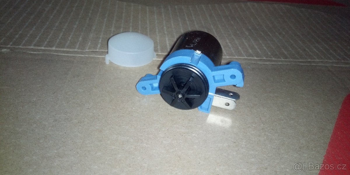 MAZDA MOTOREK ZADNÍHO OSTŘIKOVAČE - 4