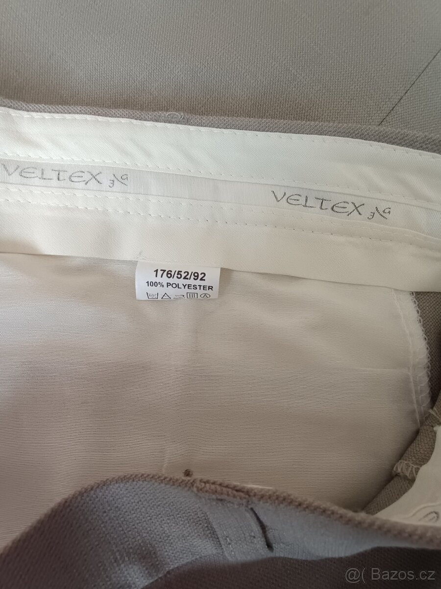 Pánský oblek s vestou. - 4