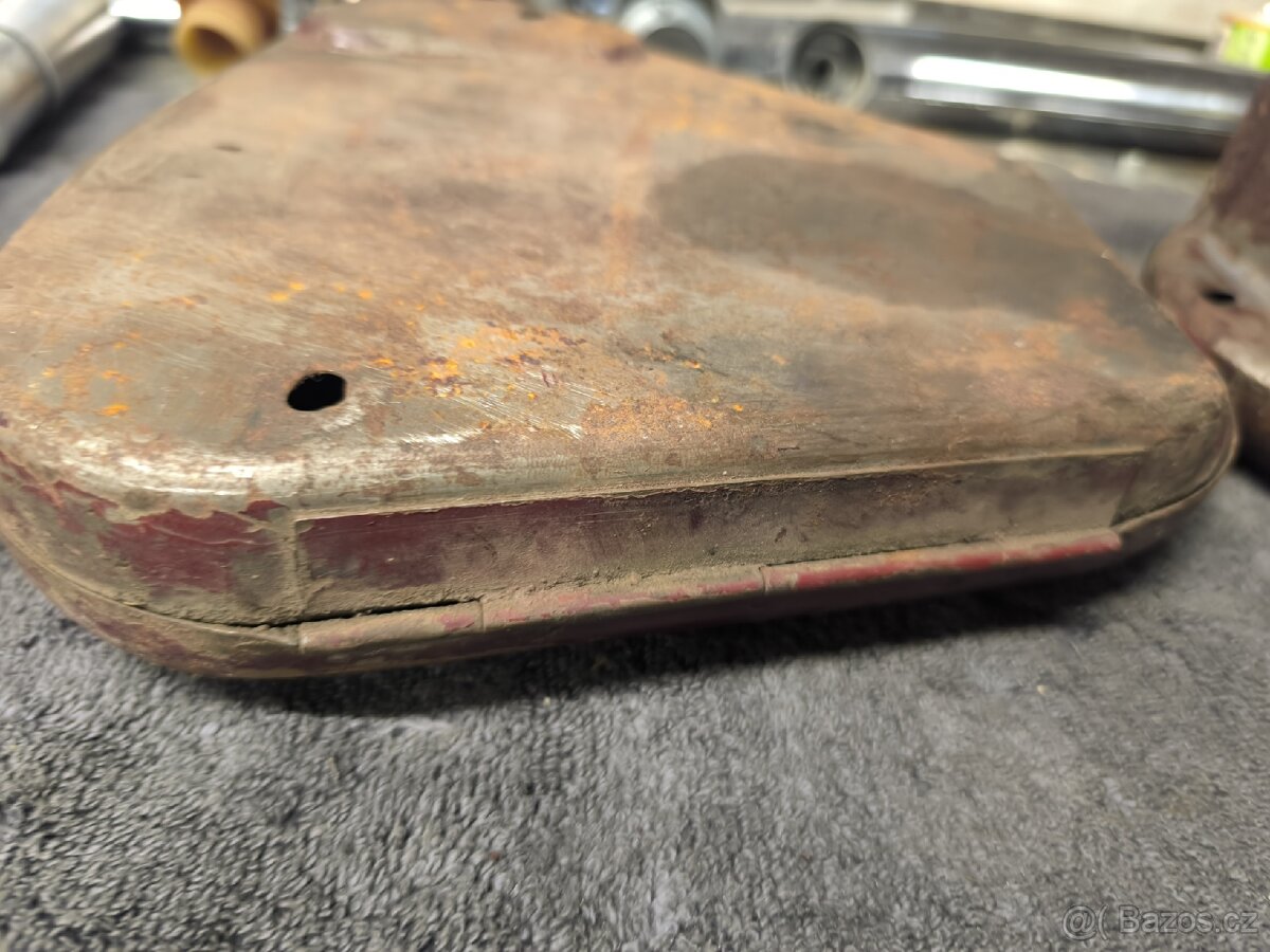 Jawa Perak, kastliky - 4