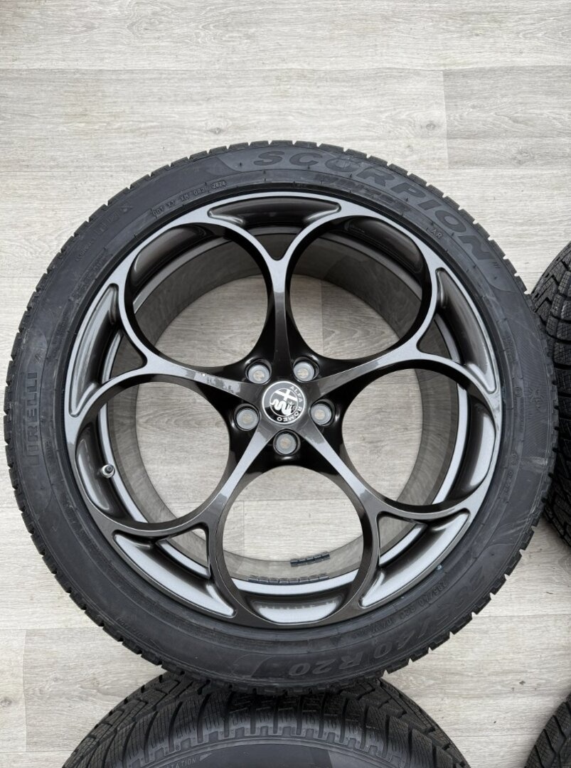 R20 NEJETÁ KOLA ALFA ROMEO STELVIO QUADRIFOGLIO - 4