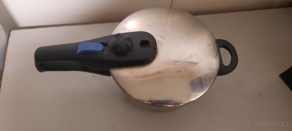 Tlakový hrnec (papiňák) objem 4L a 2,7L - 4