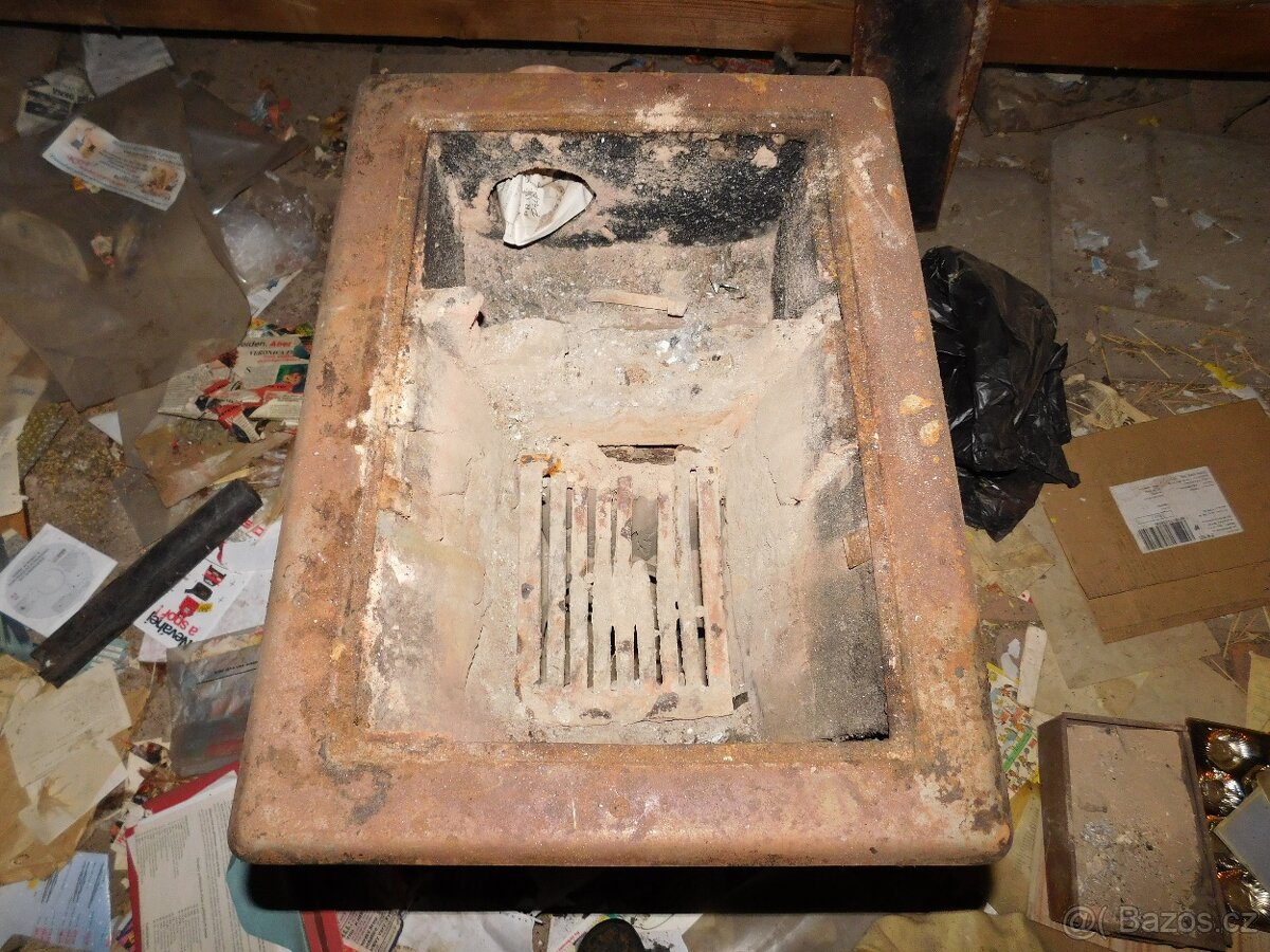 Stará kamna Kabor - už bez dvířek - 4