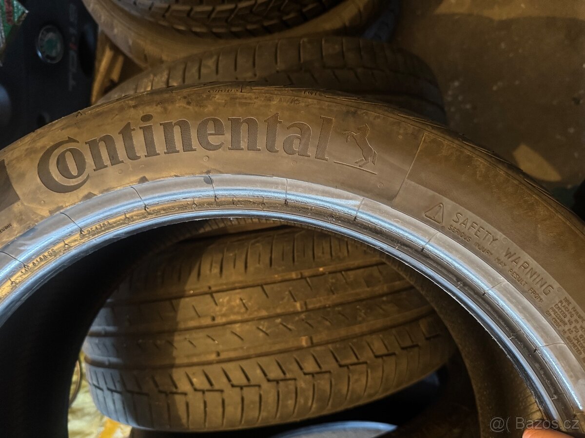 235/45R18 - 4