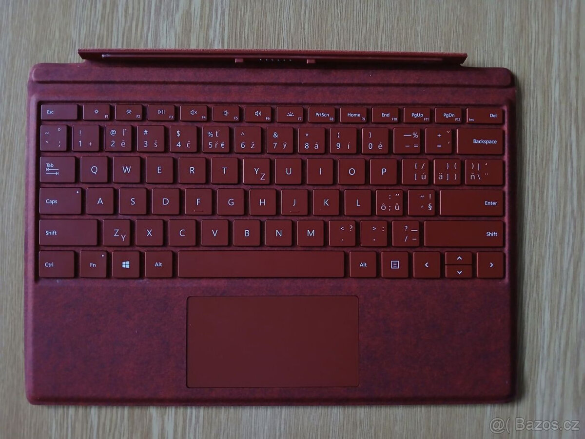 Výkonný tablet Microsoft Surface Pro 4 + klávesnice + pero - 4