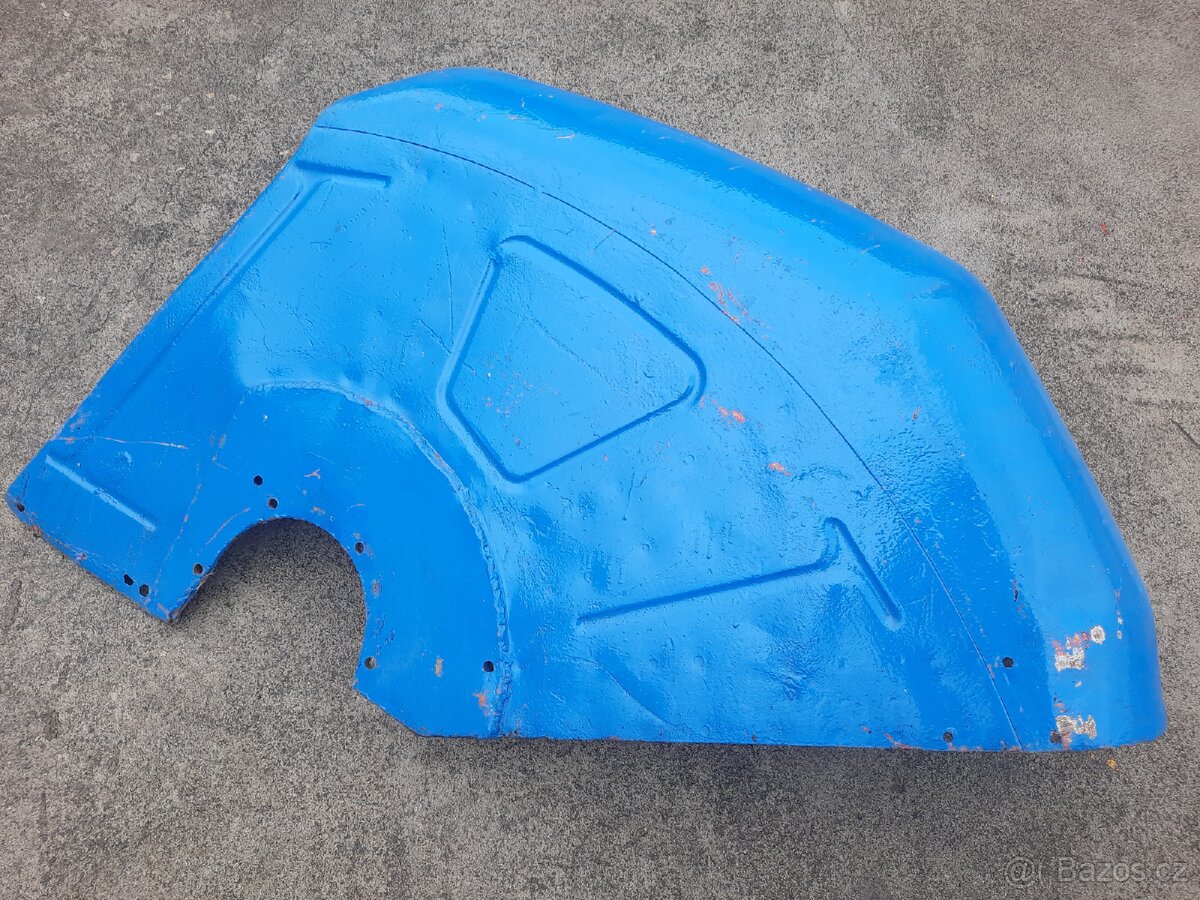 Prodám pravy zadní blatník na zetor 2011-2511 - 4