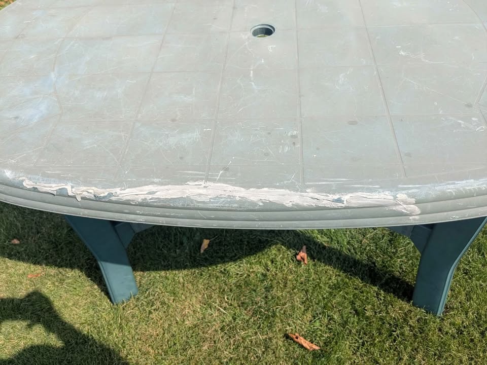 2 Zahradní plastové stoly - 4