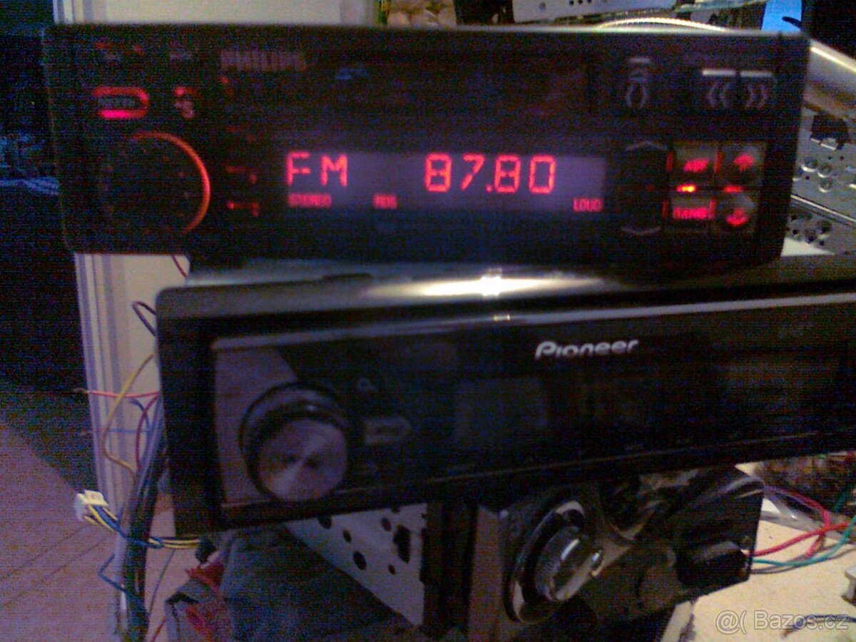 Prodám autorádio PHILIPS - 4