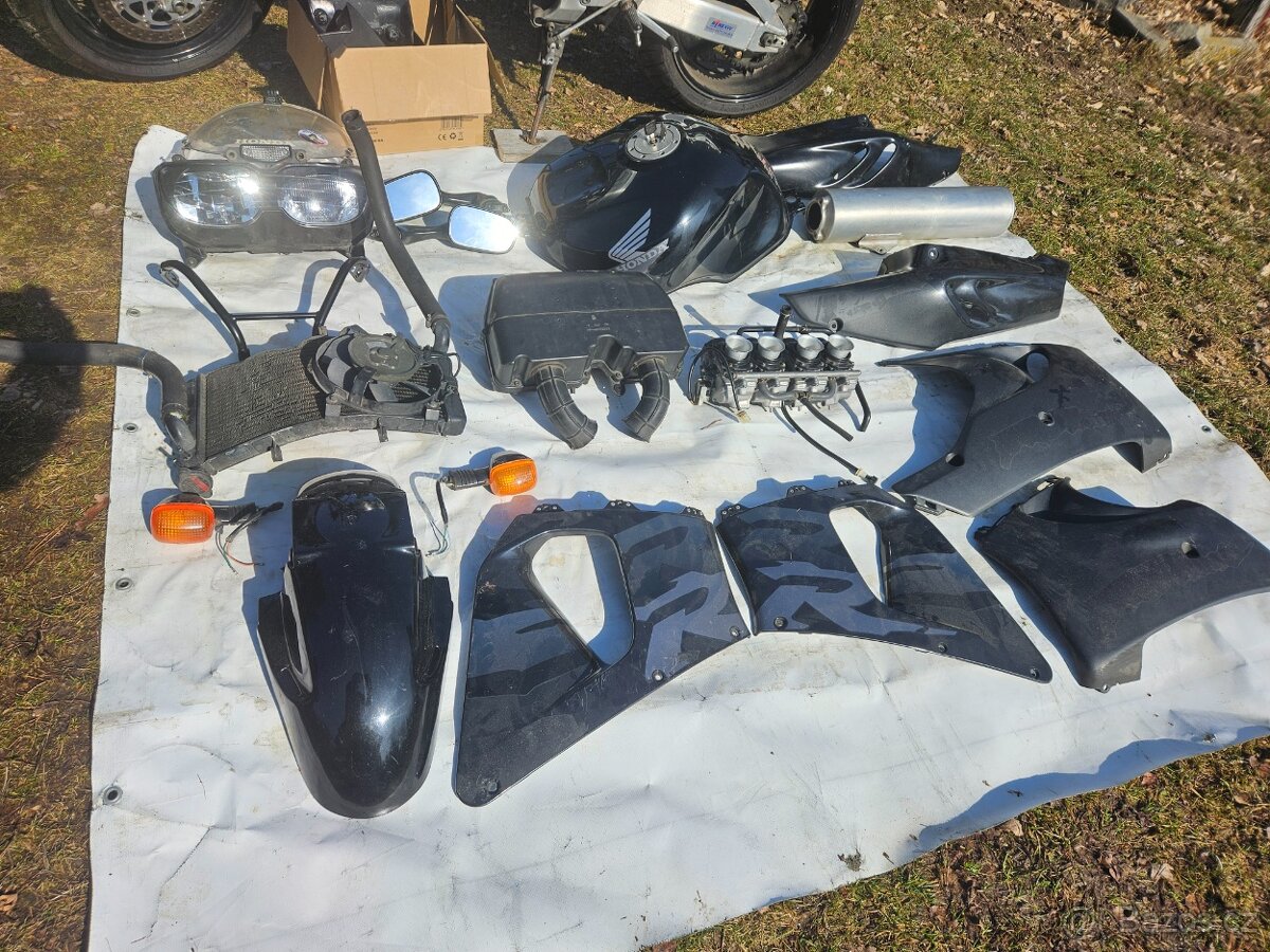 Honda CBR 900 RR Fireblade sc33 - 4