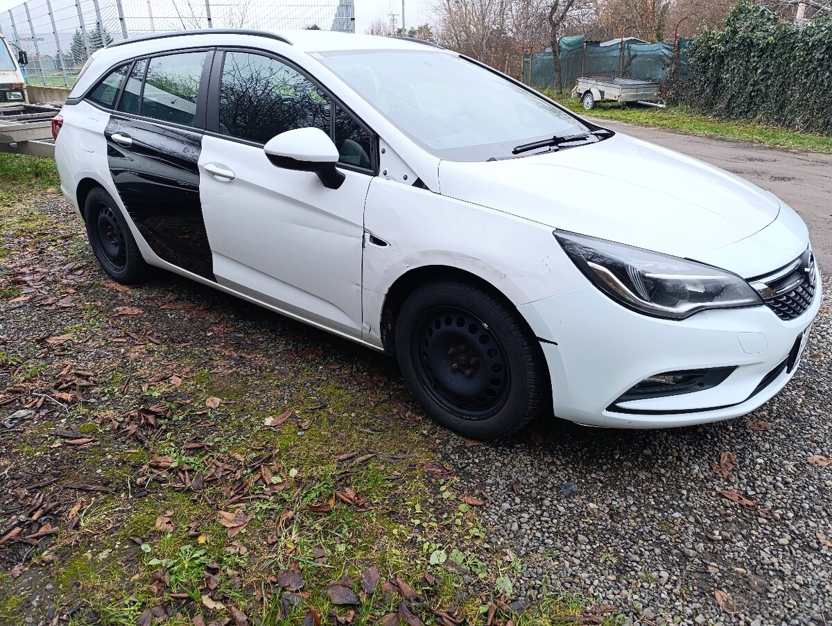 Opel Astra model K 2018 - 4