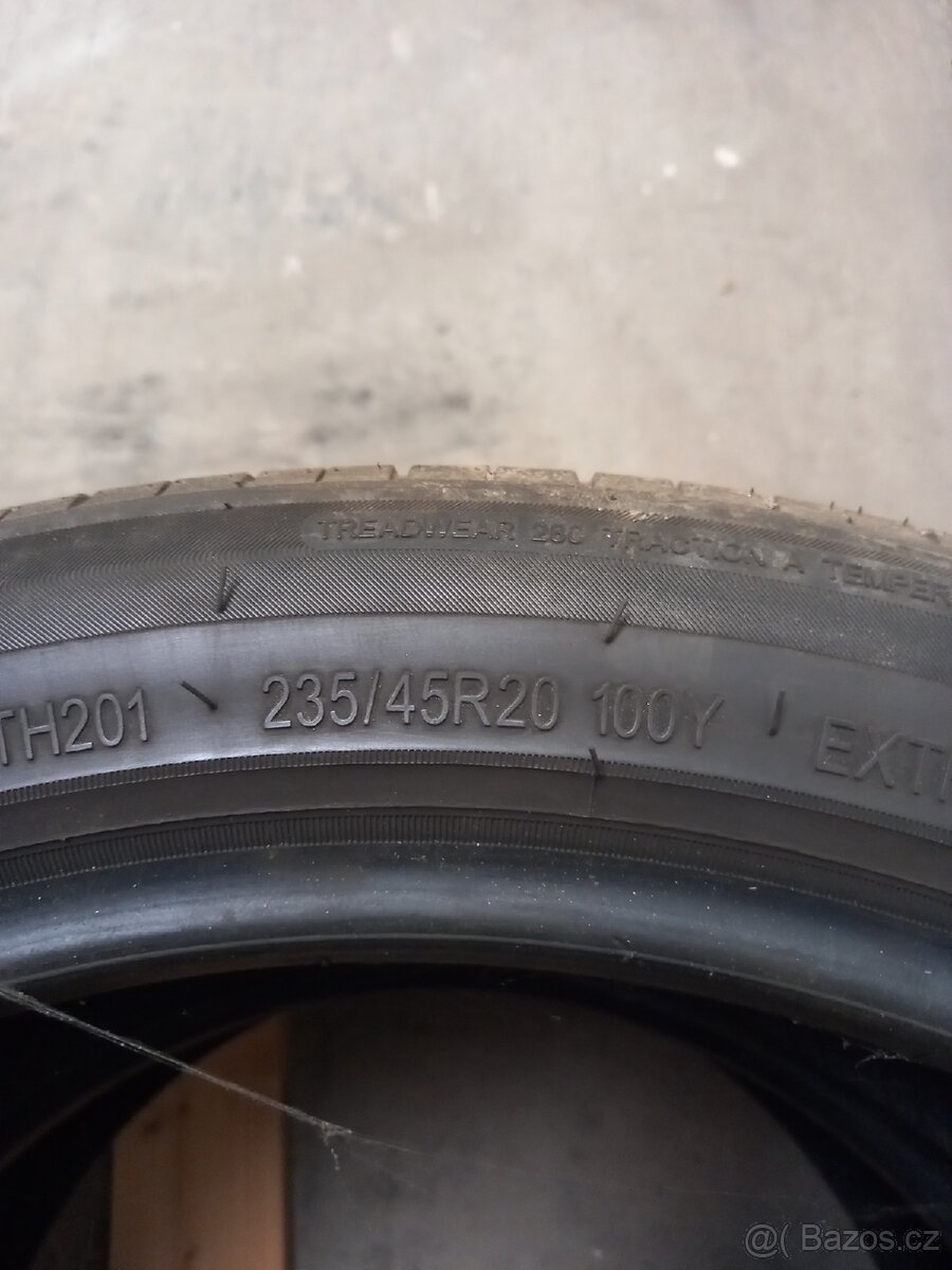 Letní gumy 235/45 r20 - 4