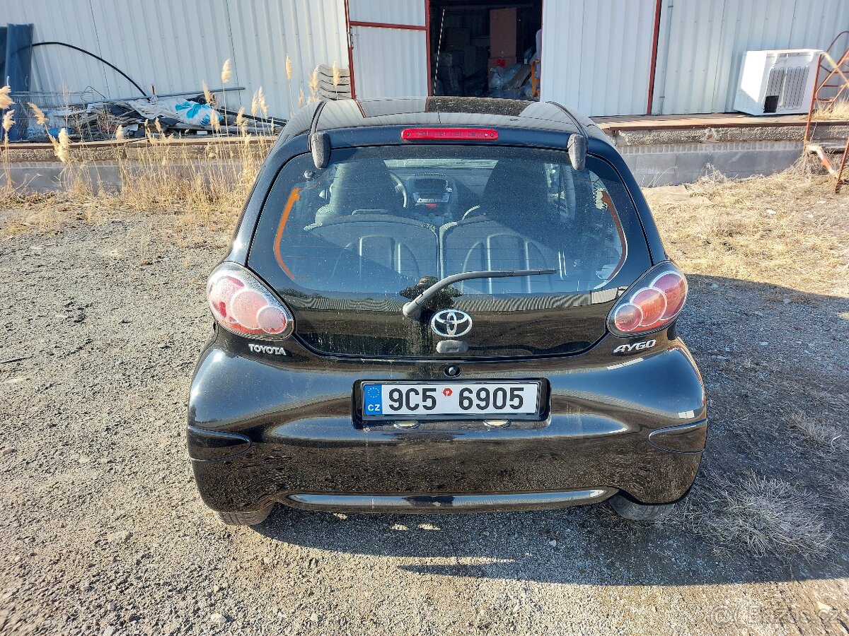 Toyota Aygo 1.0 i r.v 2009 klimatizace - Lišov - 4
