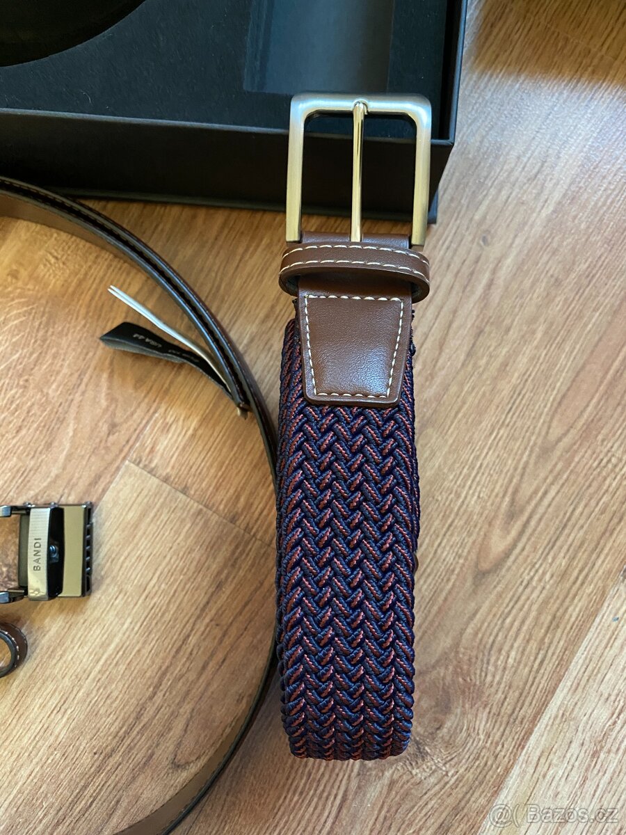 Nový dárkový set opasků BANDI - hnědý kožený, vínový pružný - 4