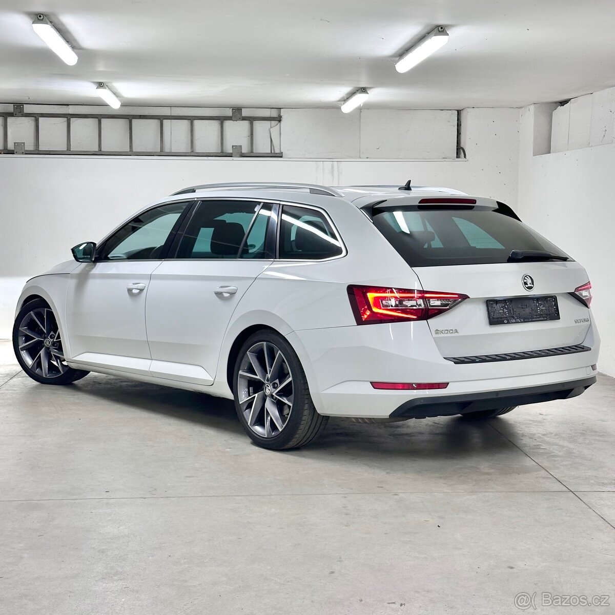 Škoda Superb 3 2.0 TDI 140kW DSG/PANO/LANE/VENT/KESSY - 4