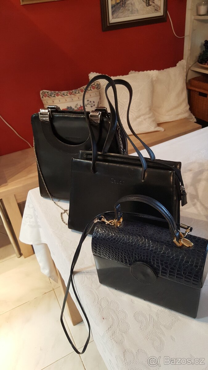 Oblečení, obuv, kabelky, brýle,zástěry atd - 4