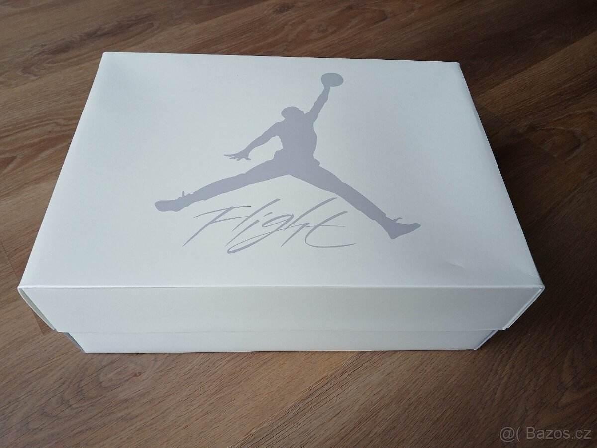 Nike Air Jordan 4 Retro SP - 4