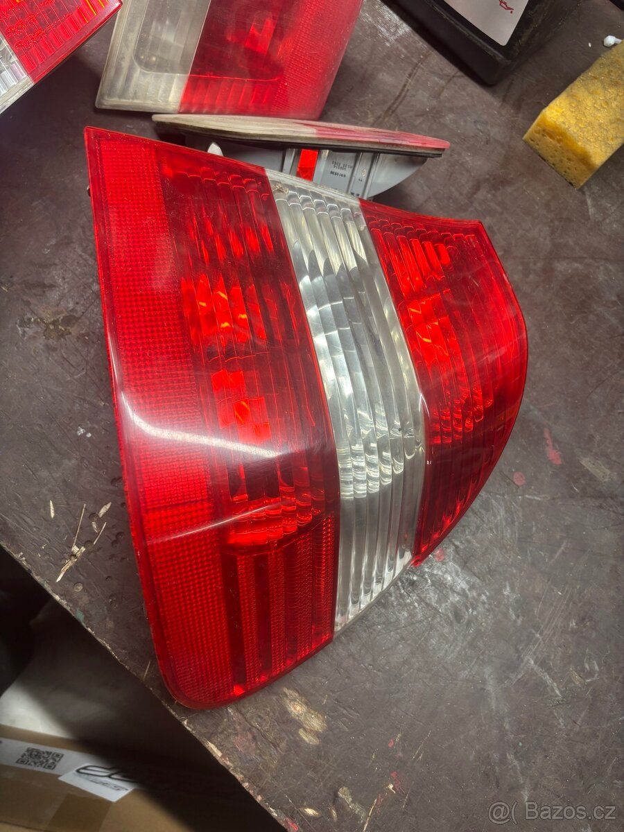Prodám zadni svetla bmw e46 - 4