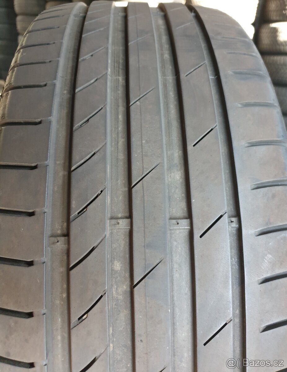 KUMHO ESTA PS 71, 245/45R19. - 4