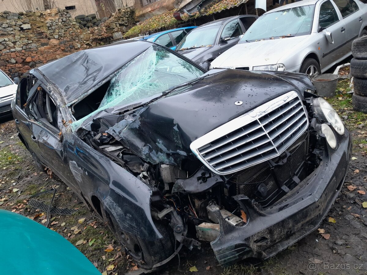 Mercedes-Benz E220S CDI manuál - díly - 4