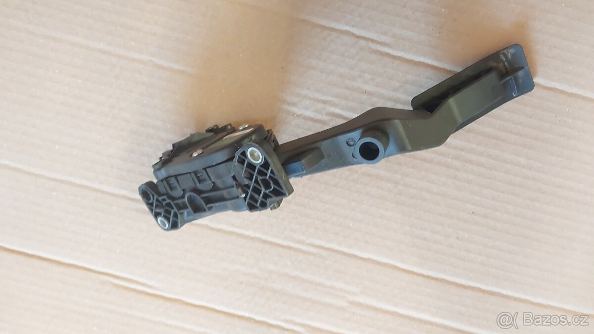 VW Transporter T5 – Pedál plynu - 4