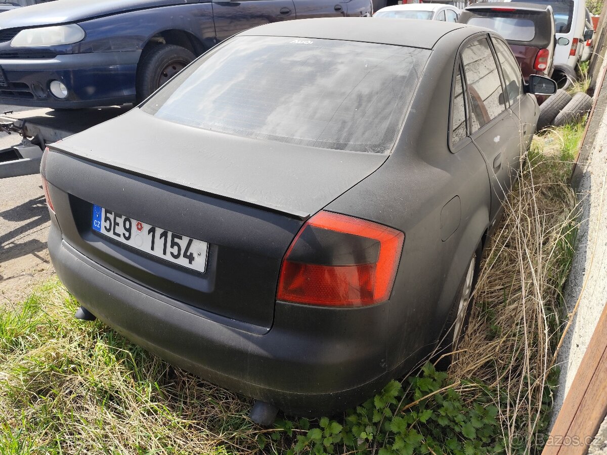 AUDI A4 Quattro 2,5 TDI r.v. 2001 - 4