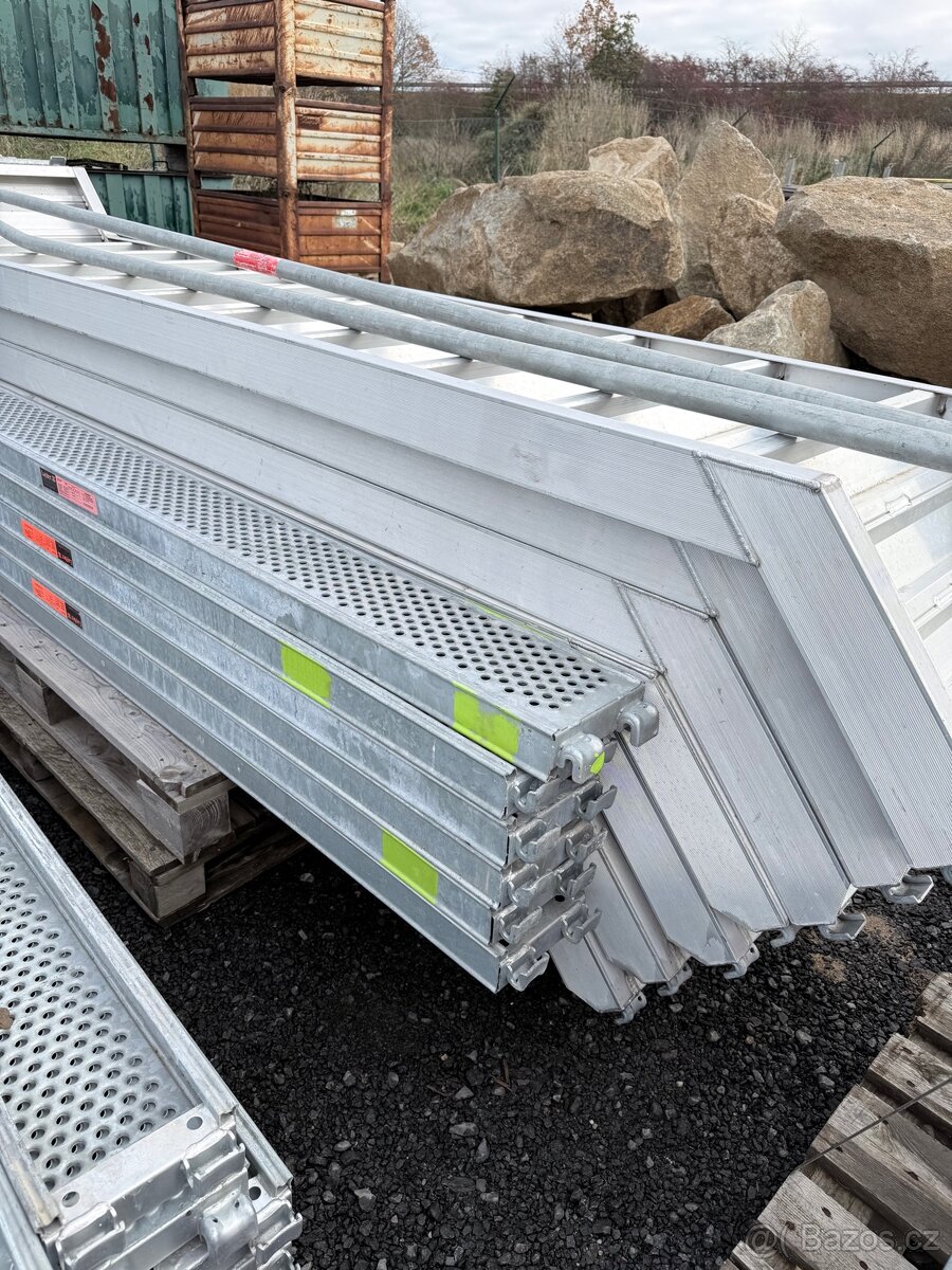 Zánovní hliníkové schodiště Layher - 4