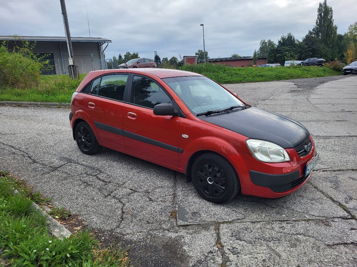 Kia Rio 1.4i 71kw nová STK - 4