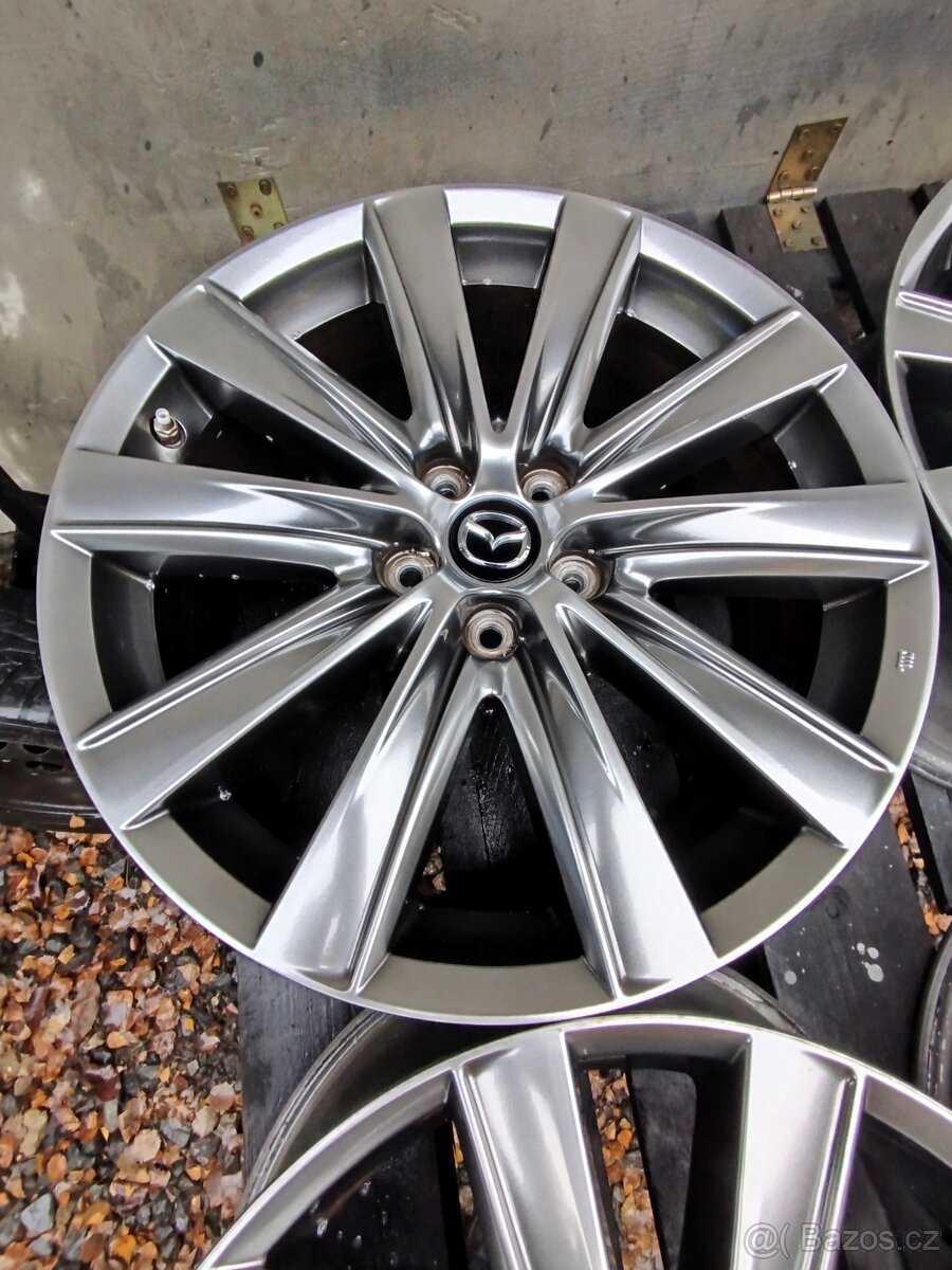 ALU originál Mazda CX5 5x114,3 R19 ET45 7,5J střed 67mm - 4