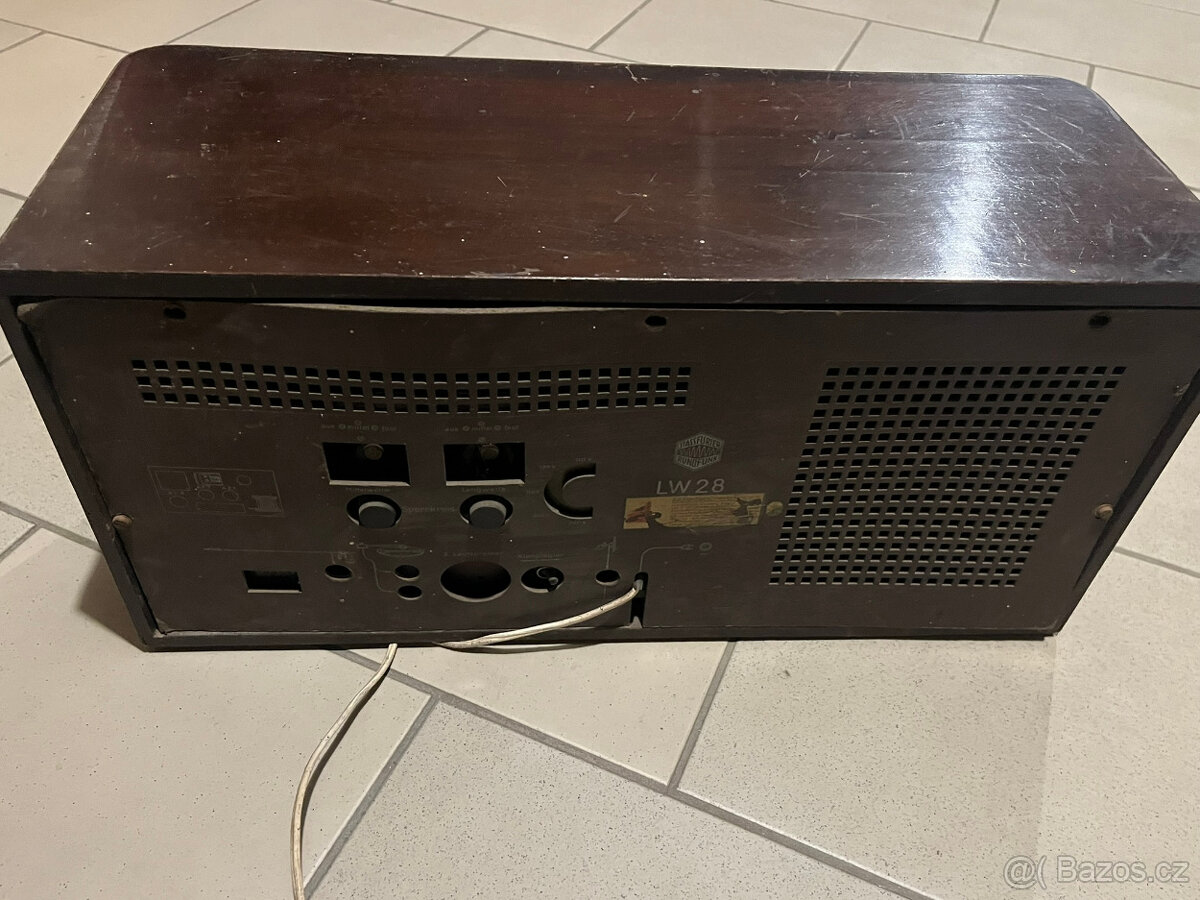 Prodám starožitné rádio zn. IMPERIAL LW 28 - 4
