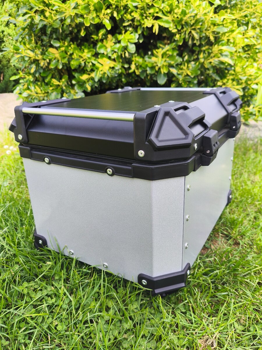 Hliníkový kufr na motorku (top case).Stříbrný.45 litrů. Nový - 4