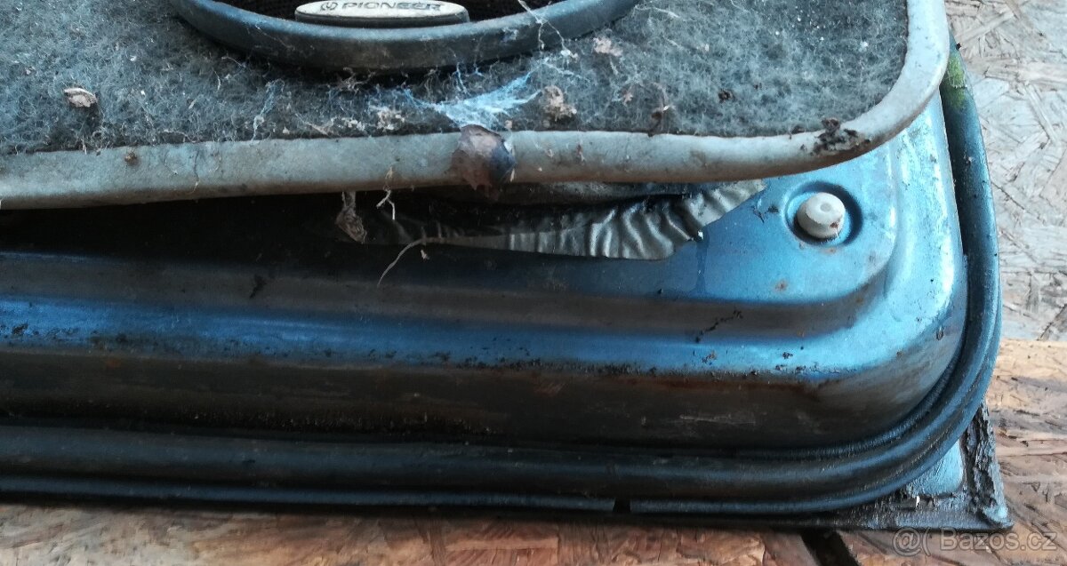 Levé dveře Mitsubishi Pajero 1 - 4