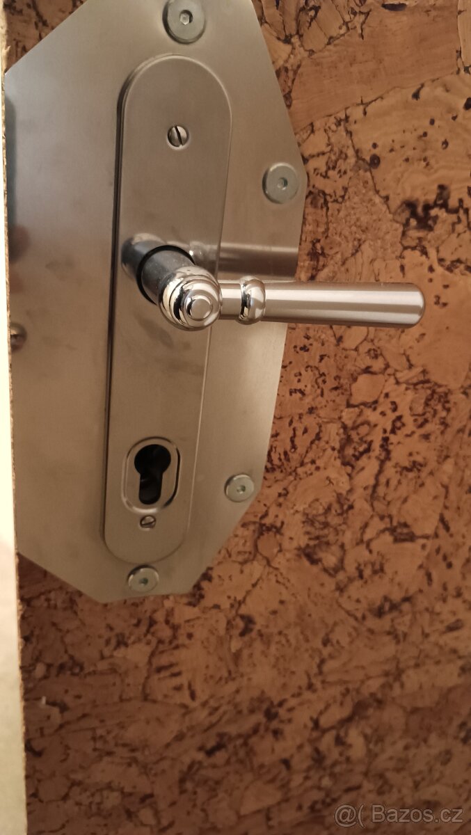 Prodám protipožární vchodové dveře do bytu - 4